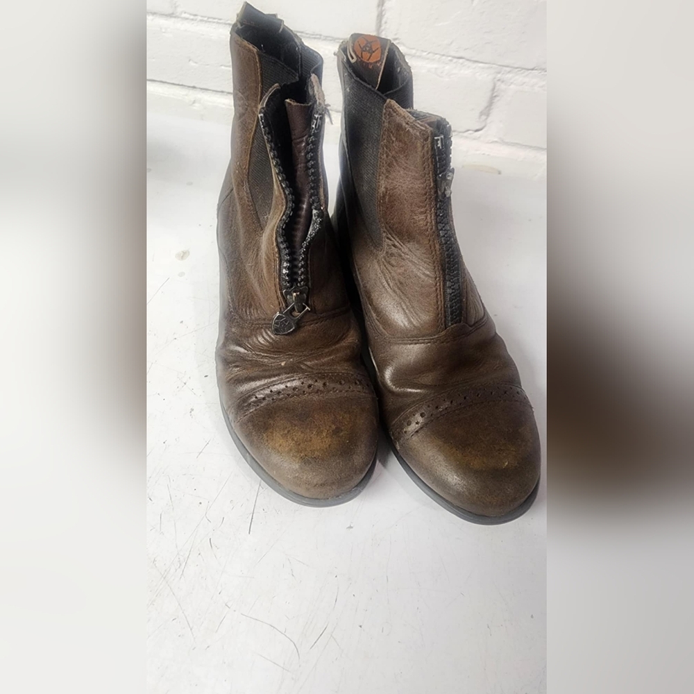 Ariat kids size 2 leather riding boot